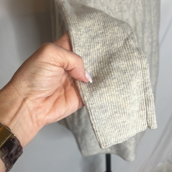 Garnet Hill Cashmere  Wool Oversized Kangaroo Pocket Turtleneck Sweater - Picture 6 of 10